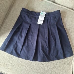 Osh Kosh pleated Navy Girls Uniform Skirt Size 5. New With Tags.